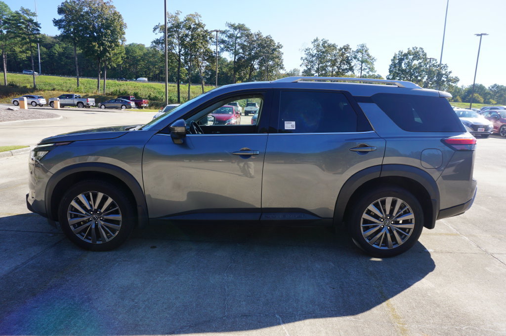 Used 2024 Nissan Pathfinder SL w/ SL Premium Package FWD image 22