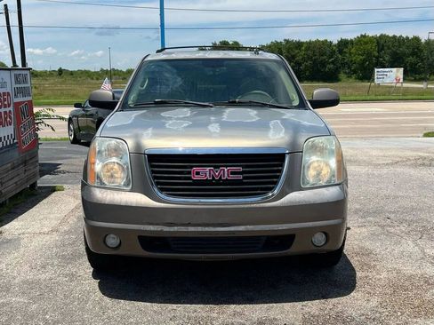Used 2007 GMC Yukon XL SLT w/ SLT Preferred Equipment Group image 3