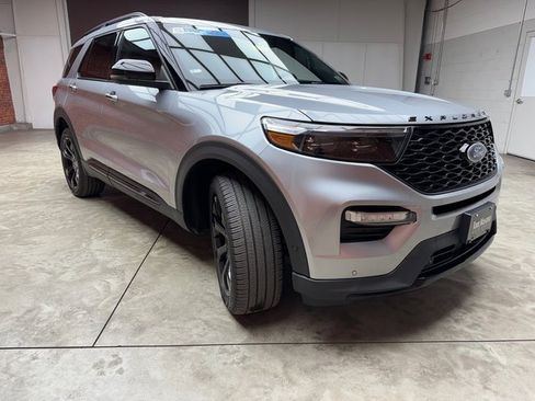 Used 2022 Ford Explorer ST w/ Equipment Group 401A image 9