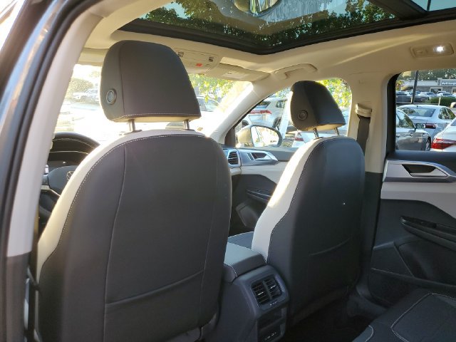 Certified 2026 Volkswagen Taos SE FWD image 17