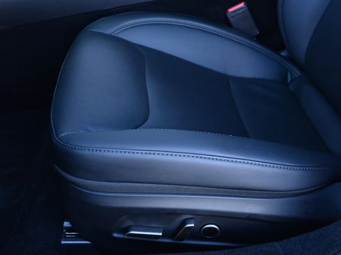 Used 2025 Tesla Model 3 Long Range image 21