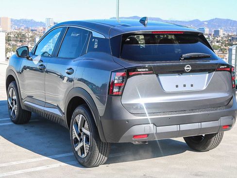 New 2025 Nissan Kicks SV FWD image 8