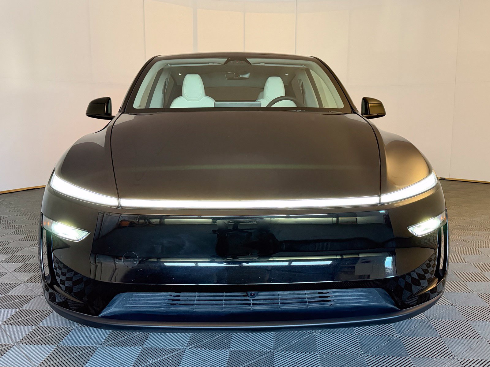 Used 2026 Tesla Model Y AWD image 3