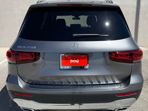 Used 2021 Mercedes-Benz GLB 250 image 4