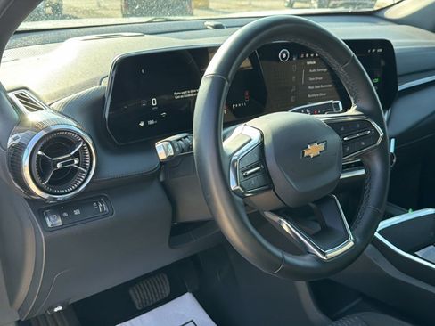 Used 2026 Chevrolet Equinox LT FWD image 14