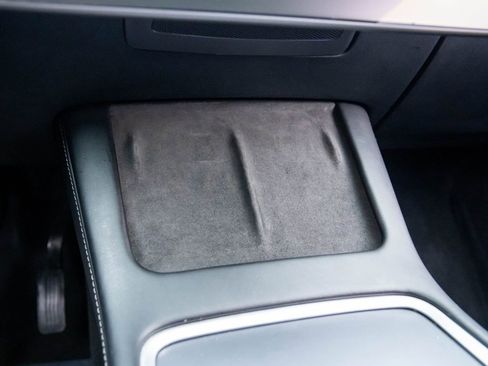 Used 2023 Tesla Model Y Long Range image 29