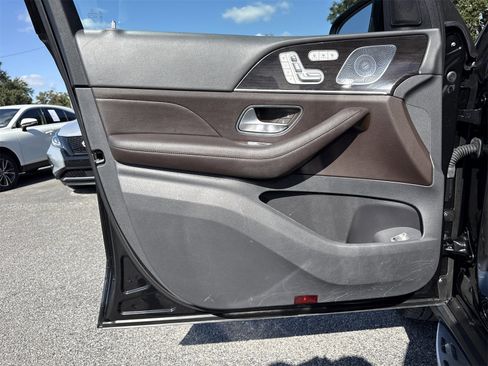 Used 2020 Mercedes-Benz GLS 450 4MATIC image 16