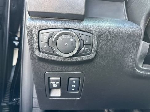 Used 2018 Ford F150 XLT w/ Equipment Group 302A Luxury AWD/4WD image 19