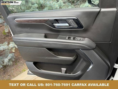 Used 2025 Chevrolet Suburban Z71 AWD/4WD image 21