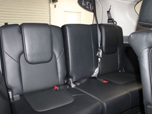 Used 2024 Nissan Armada SV AWD/4WD image 34