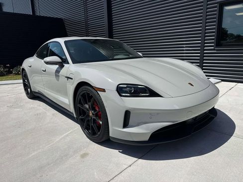 Used 2025 Porsche Taycan 4S AWD/4WD image 9
