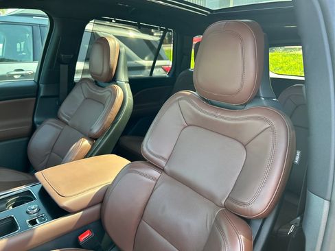 Used 2025 Lincoln Aviator Reserve w/ Equipment Group 201A AWD/4WD image 10