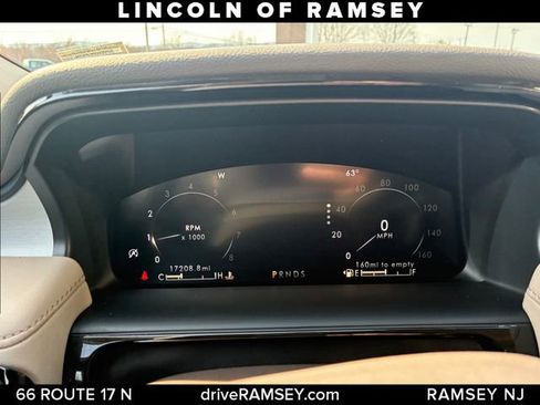 Used 2023 Lincoln Nautilus AWD w/ Premium Package image 16