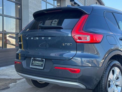 Used 2021 Volvo XC40 T5 Momentum w/ Premium Package image 95