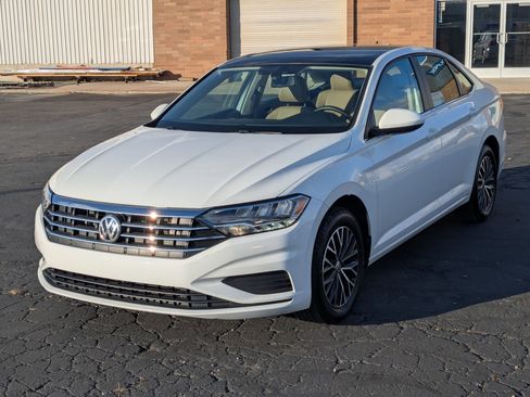 Used 2020 Volkswagen Jetta SE w/ SE Cold Weather Package image 10
