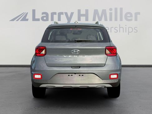 New 2026 Hyundai Venue SEL FWD image 6