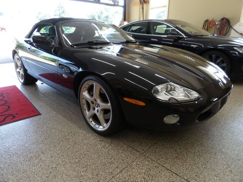 Used 2001 Jaguar XK8 Convertible RWD image 11