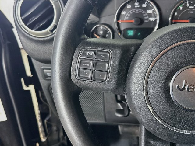 Used 2018 Jeep Wrangler Unlimited Rubicon w/ Cold Weather Group AWD/4WD image 13