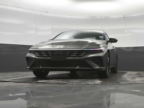 New 2026 Hyundai Elantra Sport FWD image 33
