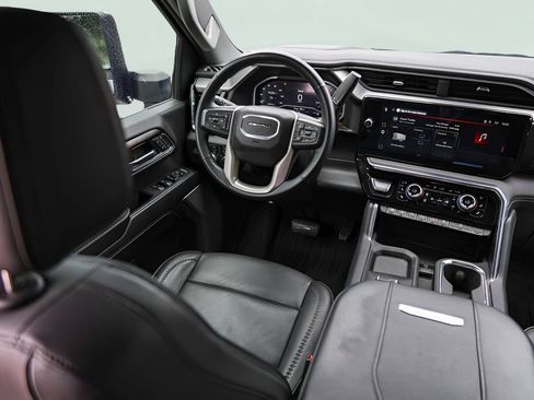 Used 2024 GMC Sierra 2500 Denali w/ Denali Reserve Package AWD/4WD image 29