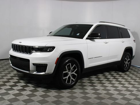 Used 2023 Jeep Grand Cherokee L Limited RWD image 31