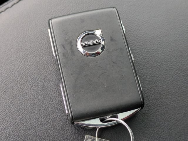 Used 2023 Volvo XC60 B5 Plus FWD image 34