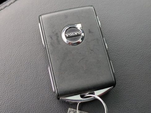 Used 2023 Volvo XC60 B5 Plus FWD image 34