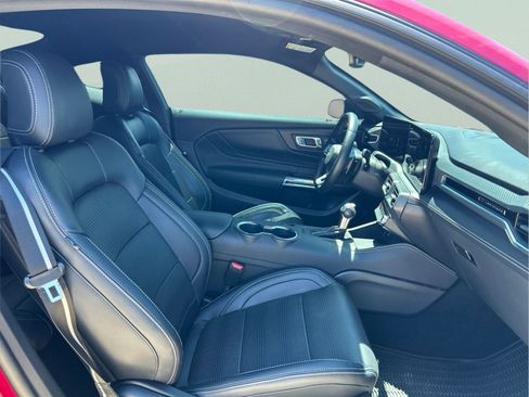 Used 2025 Ford Mustang GT Premium RWD image 12
