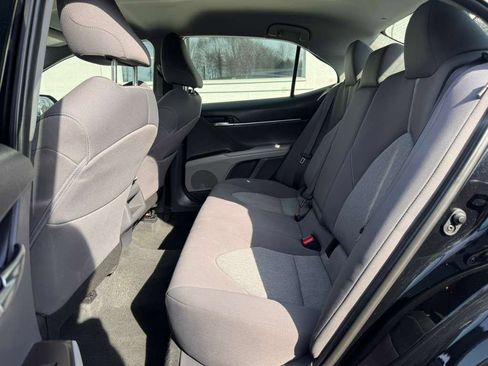 Used 2022 Toyota Camry LE image 19