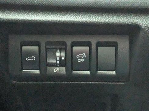 Used 2020 Subaru Outback Premium image 15