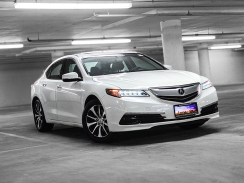 Used 2015 Acura TLX image 4