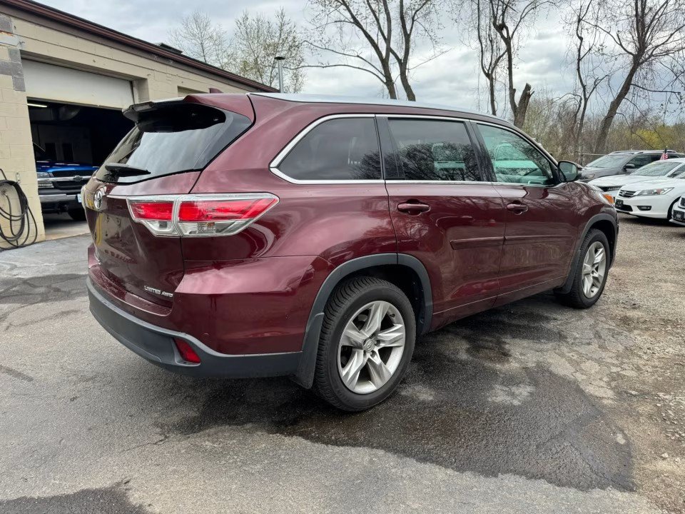 Used 2015 Toyota Highlander Limited Platinum AWD/4WD image 7
