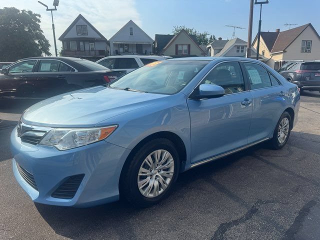 Used 2014 Toyota Camry LE FWD image 3