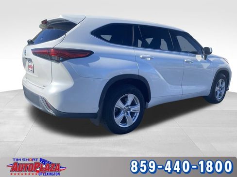 Used 2022 Toyota Highlander LE image 7
