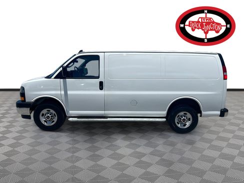 Used 2023 GMC Savana 2500 w/ Driver Convenience Package RWD image 4