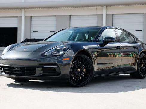 Used 2020 Porsche Panamera image 1