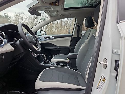 New 2026 Volkswagen Taos SE AWD/4WD image 12