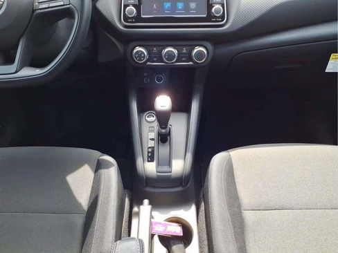 Used 2025 Nissan Kicks Play S image 11