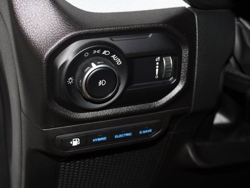 Used 2024 Jeep Wrangler Unlimited image 16