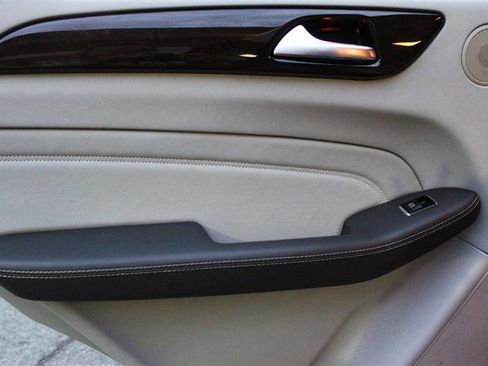 Used 2015 Mercedes-Benz ML 350 4MATIC image 26