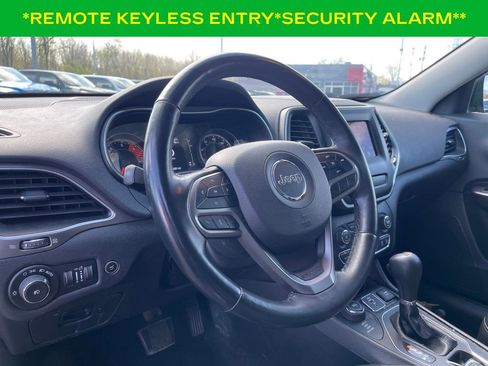 Used 2019 Jeep Cherokee Latitude Plus w/ Comfort/Convenience Group image 13