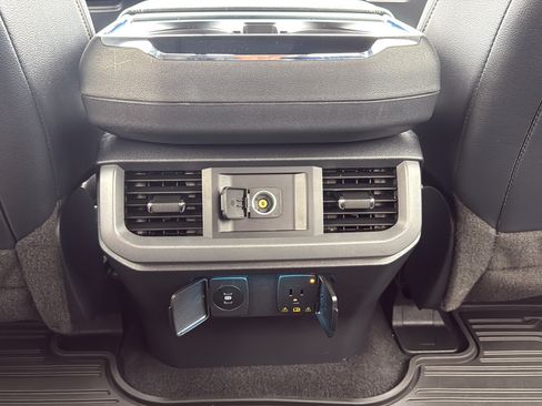Used 2024 Ford F150 Lariat w/ FX4 Off-Road Package AWD/4WD image 24