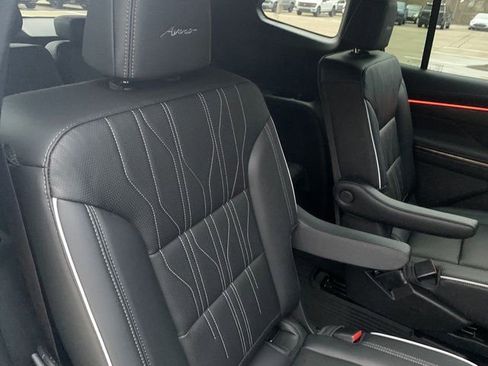 Used 2026 Buick Enclave Avenir w/ Super Cruise Package image 17