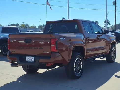 Certified 2025 Toyota Tacoma TRD Sport image 8