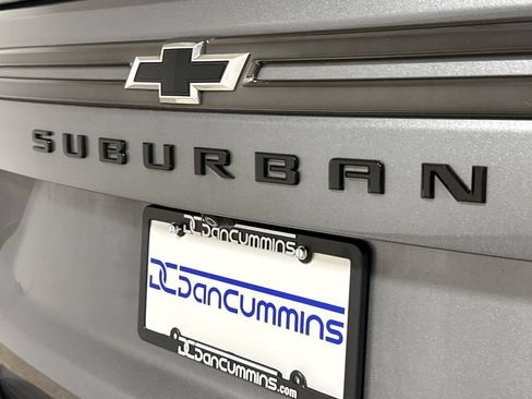 Used 2022 Chevrolet Suburban Z71 w/ Z71 Off-Road Package AWD/4WD image 28
