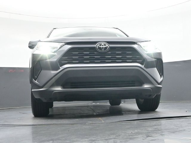 Used 2025 Toyota RAV4 XLE FWD image 37