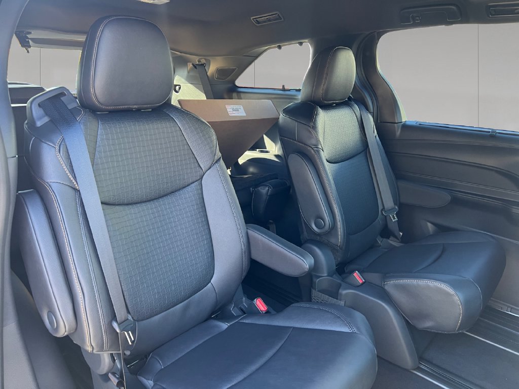 New 2026 Toyota Sienna XLE Woodland Edition AWD/4WD image 19
