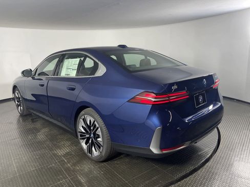 Used 2024 BMW i5 eDrive40i w/ M Sport Package image 3