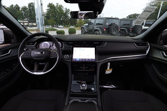 New 2027 Jeep Grand Cherokee Laredo X RWD image 32