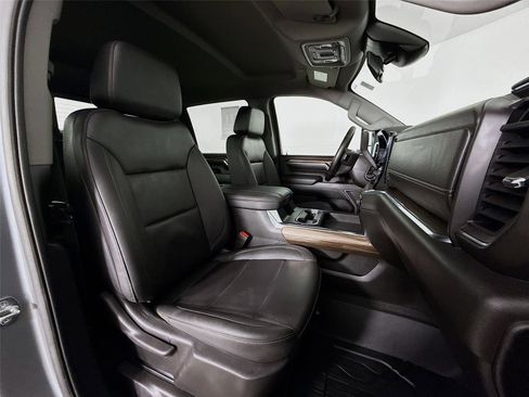 Used 2024 Chevrolet Silverado 3500 LT w/ Convenience Package image 28